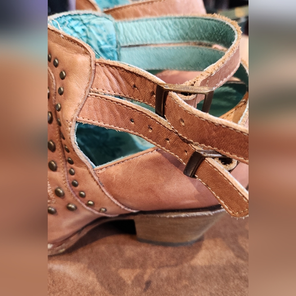 Corral Light Brown Leather Shoes - Picture 9 of 12